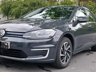 Gebraucht VW e-Golf 100 kW (136 PS) 2020 Grau Kleinwagen