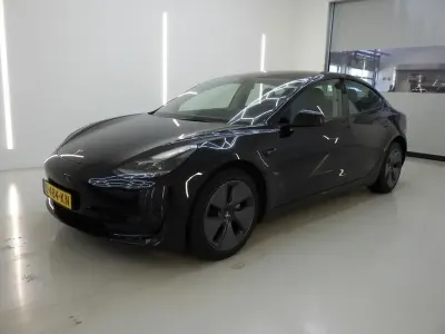 Occasion Tesla Model 3 Standard Range 225 kW (306 PK) 2021 Zwart Sedan