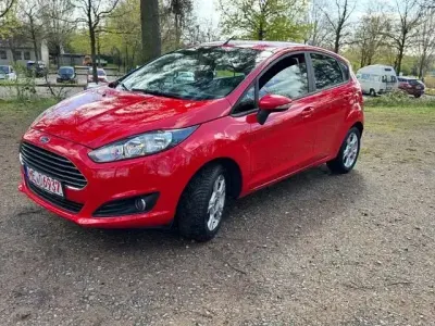 Gebraucht Ford Fiesta Trend 180 PS (132 kW) 2015 Rot Kleinwagen