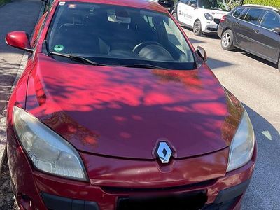 Rot Gebraucht 2009 Renault Mégane GrandTour Kombi | 2.499 €