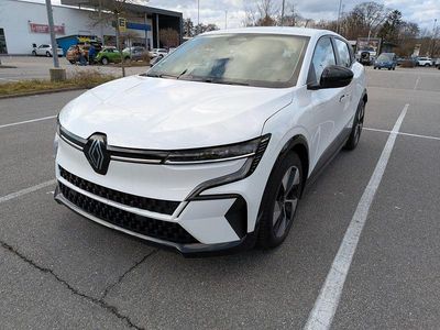 Gebraucht Renault Megane E-Tech Evolution 160 kW (218 PS) 2022 Weiß Limousine