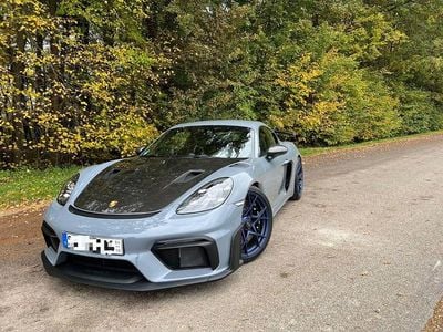 Grau Gebraucht 2024 Porsche Cayman GT4 Coupé | 169.982 € (Guter Preis)