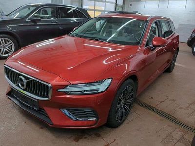Fusion red (metallic) Gebraucht 2021 Volvo V60 Inscription Kombi | 25.950 € (Superpreis)