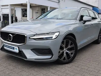 Gebraucht Volvo V60 197 PS (144 kW) 2024 Vapour grey Kombi