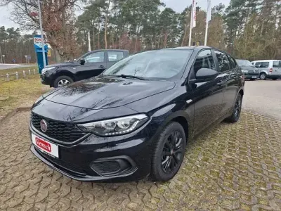 Gebraucht Fiat Tipo Street 95 PS (69 kW) 2019 Schwarz Kombi
