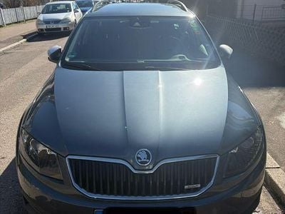 Gebraucht Skoda Octavia 184 PS (135 kW) 2016 Grau Kleinwagen