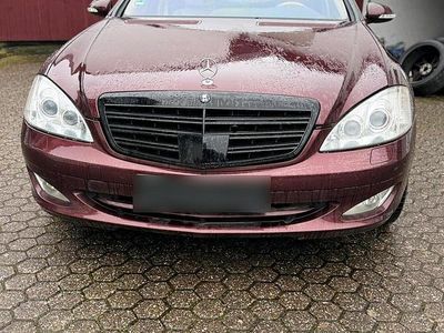 Second-hand Mercedes S500 358 CP (263 kW) 2006 Roșu Berlinǎ