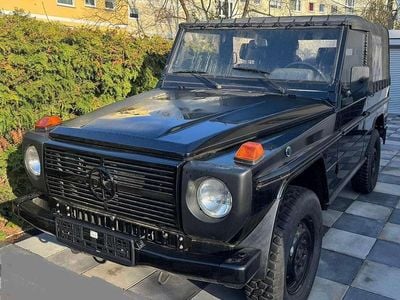 Second-hand Mercedes G250 94 CP (69 kW) 1992 Negru SUV