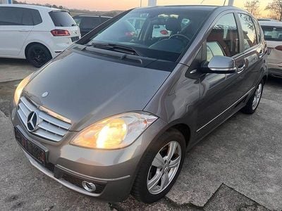 Grau Gebraucht 2009 Mercedes A180 Limousine | 5.990 € (Fairer Preis)