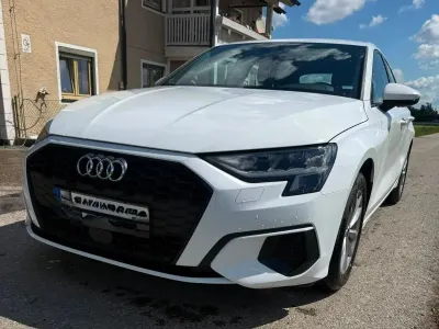 Gebraucht Audi A3 Ambiente 150 PS (110 kW) 2022 Weiß Limousine