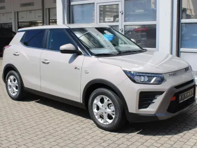 Ny KGM Tivoli 163 HK (119 kW) 2026 Latte greig SUV