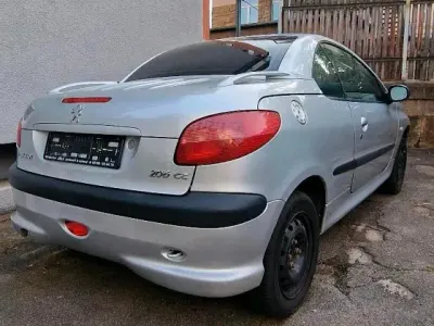 Gebraucht Peugeot 206 CC 109 PS (80 kW) 2002 Silber Cabrio