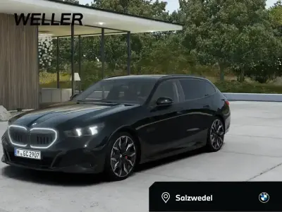 Gebraucht BMW 520 M Sport 197 PS (144 kW) 2026 Black sapphire (schwarz) Kombi