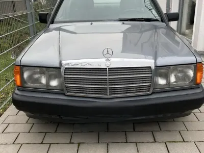 Gebraucht Mercedes 190 108 PS (79 kW) 1992 Silber Limousine