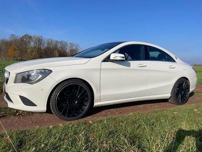 Gebraucht Mercedes CLA250 Urban 211 PS (155 kW) 2014 Weiß Limousine