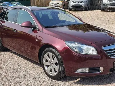 Gebraucht Opel Insignia 160 PS (117 kW) 2013 Rot Kombi