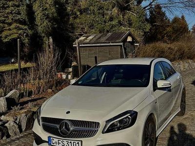 Weiß Gebraucht 2018 Mercedes A180 Edition Kleinwagen | 14.000 € (Etwas zu teuer)