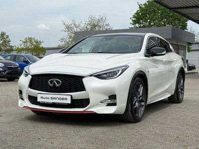 Infiniti Q30