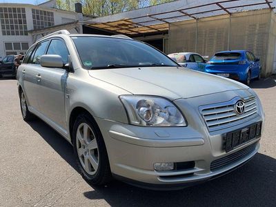 Usata Toyota Avensis Sol 129 CV (94 kW) 2004 Argento Station wagon
