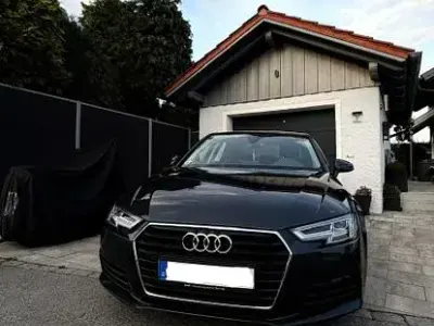 Gebraucht Audi A4 150 PS (110 kW) 2017 Grau Limousine
