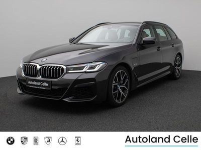 Gebraucht BMW 530 M Sport 292 PS (214 kW) 2022 Sophistograu brillanteffekbraun Limousine