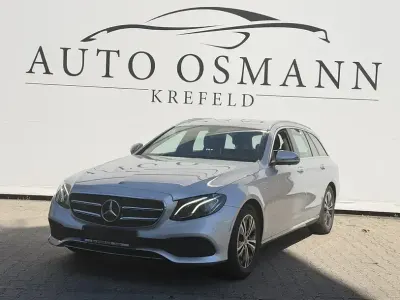 Usado Mercedes E220 194 CV (142 kW) 2020 Plateado Familiar