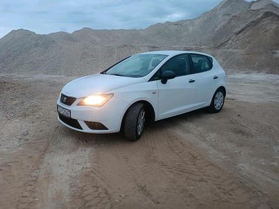 Weiß Gebraucht 2016 Seat Ibiza Kleinwagen | 4.100 €