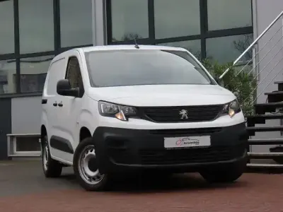 Begagnad Peugeot Partner 102 HK (75 kW) 2021 Vit Minibuss