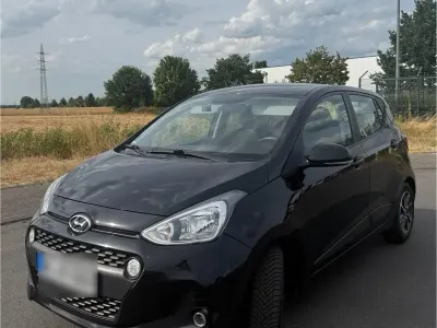 Gebraucht Hyundai i10 79 PS (58 kW) 2018 Schwarz Kleinwagen