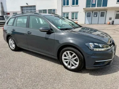 Gebraucht VW Golf VII Comfortline 150 PS (110 kW) 2019 Uranograu Kombi