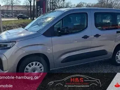 Usata Opel Combo Life Edition 102 CV (75 kW) 2025 Grigio Monovolume