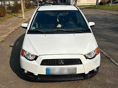 Gebraucht Mitsubishi Colt 98 PS (72 kW) 2013 Weiß Kleinwagen