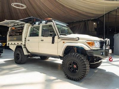 Weiß Gebraucht 2019 Toyota Land Cruiser SUV | 121.000 €