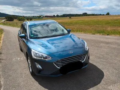 Gebraucht Ford Focus Cool & Connect 125 PS (91 kW) 2018 Schwarz Limousine