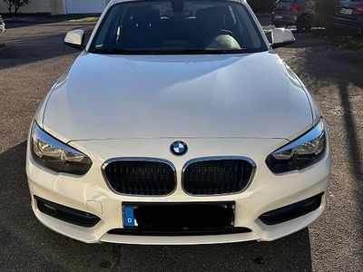 Gebraucht BMW 116 Advantage 116 PS (85 kW) 2015 Weiß Kleinwagen