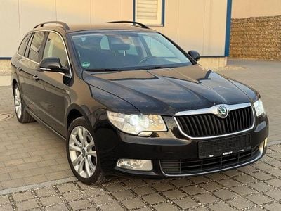 Gebraucht Skoda Superb Family 140 PS (102 kW) 2011 Schwarz Kombi