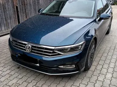 Gebraucht VW Passat 190 PS (139 kW) 2019 Blau Kombi