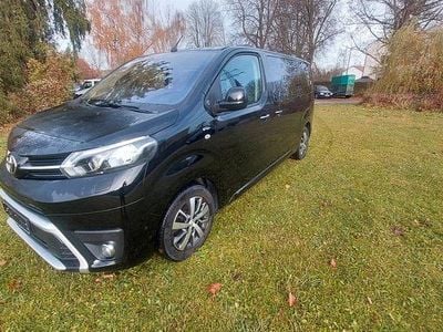 Schwarz Gebraucht 2022 Toyota Proace Team Van / Kleinbus | 32.000 € (Teuer)