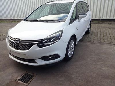 Weiß Gebraucht 2017 Opel Zafira Active Van / Kleinbus | 9.996 € (Fairer Preis)