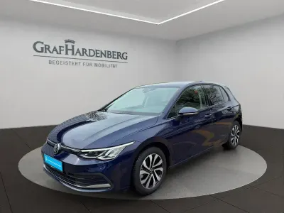 Gebraucht VW Golf VIII Active 150 PS (110 kW) 2022 Atlantic blue metallic Limousine