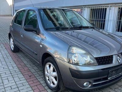 Begagnad Renault Clio II Expression 75 HK (55 kW) 2003 Grå Sedan