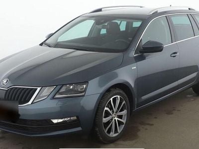 Usado Skoda Octavia Soleil 116 HP (85 kW) 2019 Cinzento Carrinha