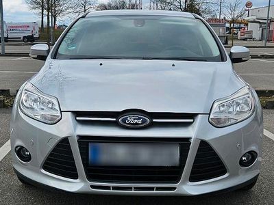 Gebraucht Ford Focus 125 PS (91 kW) 2014 Silber Limousine