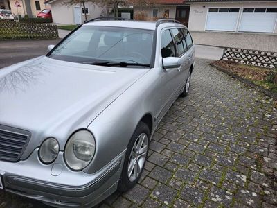 Mercedes E320