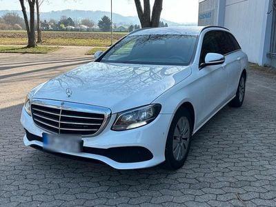 Gebraucht Mercedes E220 194 PS (142 kW) 2017 Weiß Kombi