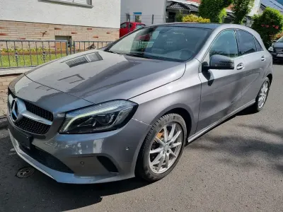 Gebraucht Mercedes A200 Urban 136 PS (100 kW) 2016 Grau Limousine