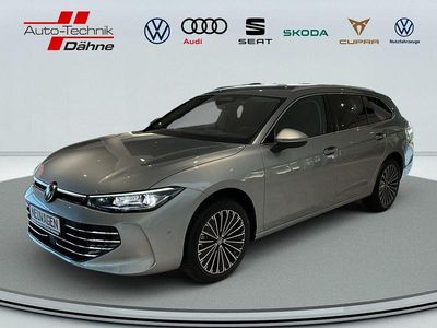 Silber Neu 2025 VW Passat Elegance Limousine | 61.880 €