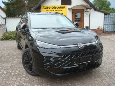 Neu VW T-Roc Cabriolet R-line 150 PS (110 kW) 2026 Grenadillschwarz metallic SUV