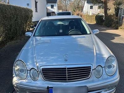 Mercedes E320
