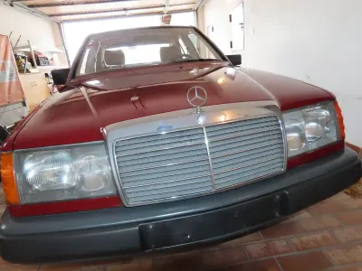 Gebraucht Mercedes 250 94 PS (69 kW) 1989 Rot Limousine